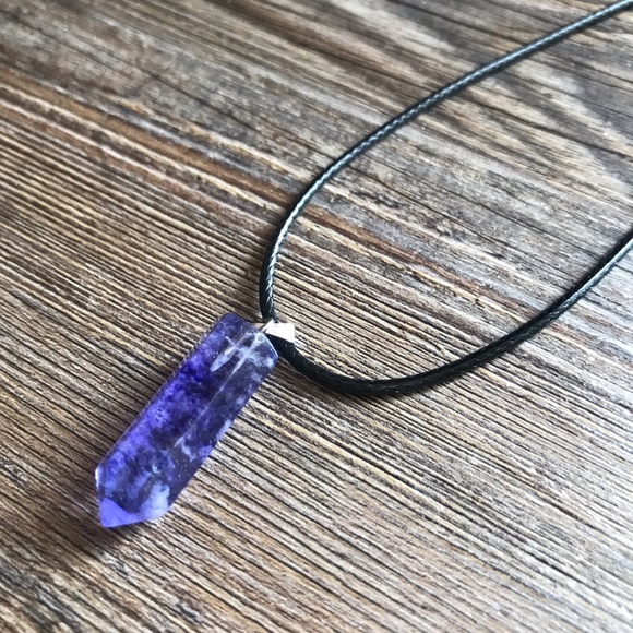 Urban Outfitters Jewelry - 🌻 Stone Pendant Necklace